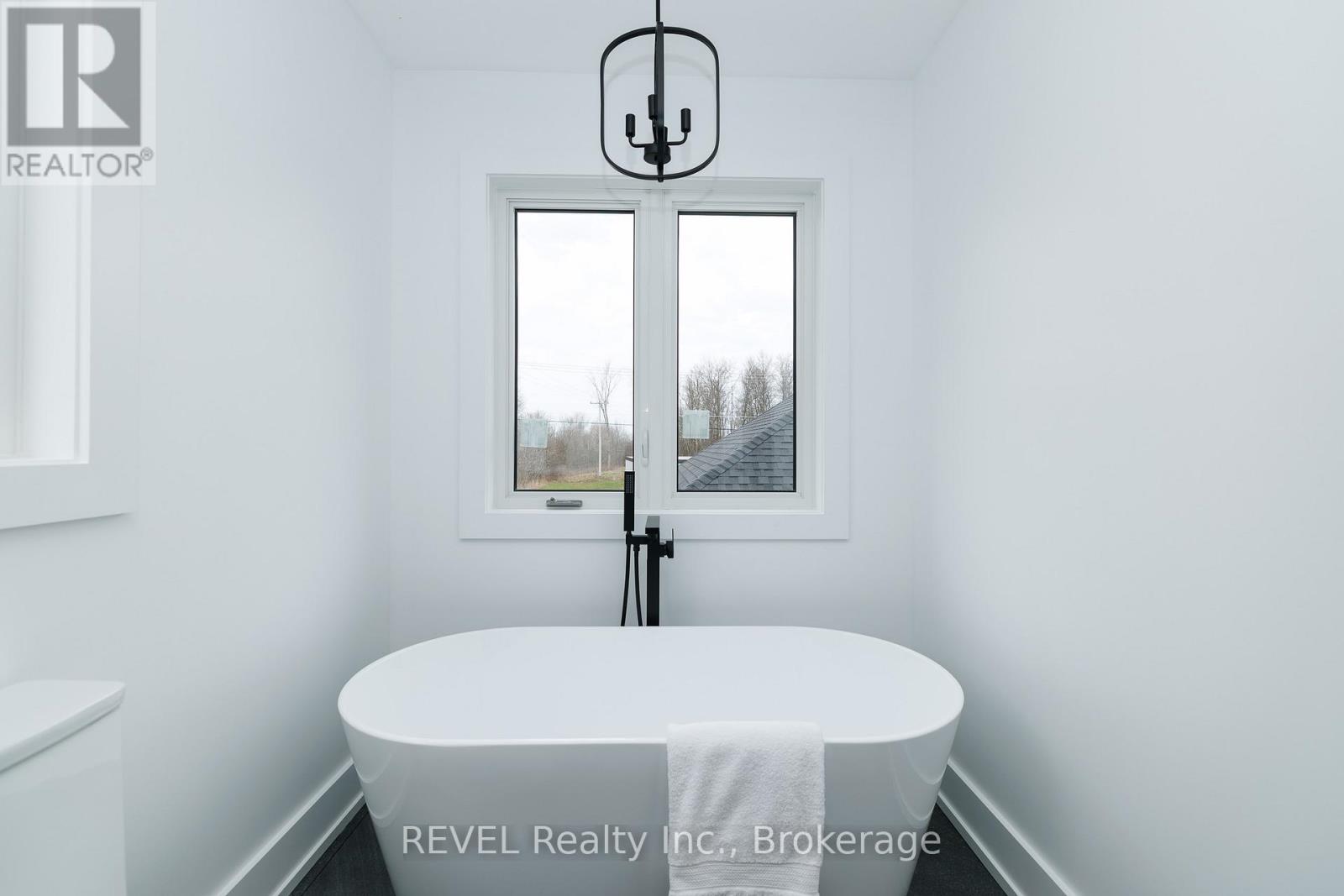 1129 Dipietro Street, Fort Erie, Ontario  L2A 4J4 - Photo 23 - X13432782