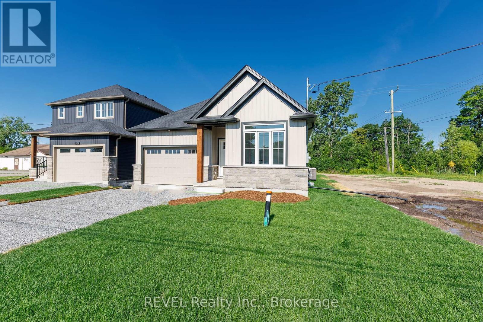 1133 Dipietro Street, Fort Erie, Ontario  L2A 4J4 - Photo 2 - X13432792