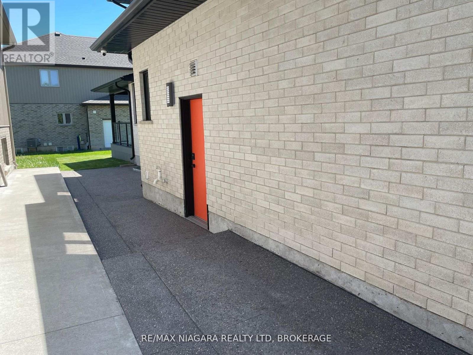 6484 Sam Iorfida Drive, Niagara Falls, Ontario  L2E 2S4 - Photo 2 - X13433638