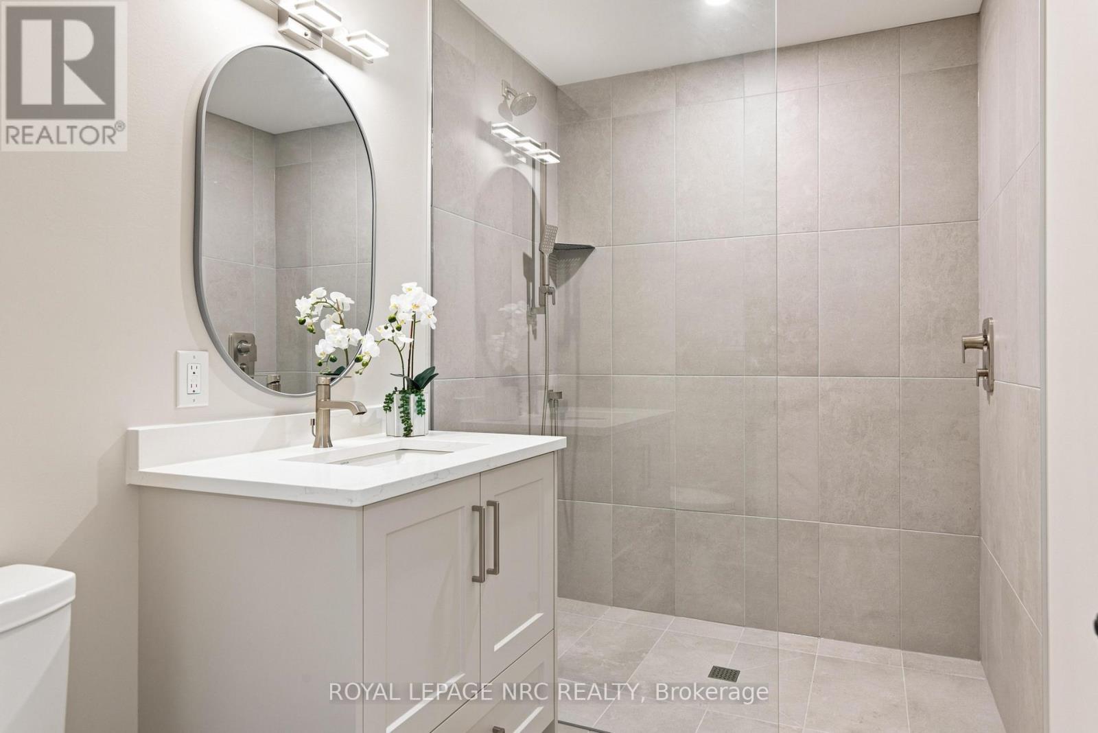 7 Woodington Crescent, St. Catharines, Ontario  L2T 3T6 - Photo 46 - X13433670