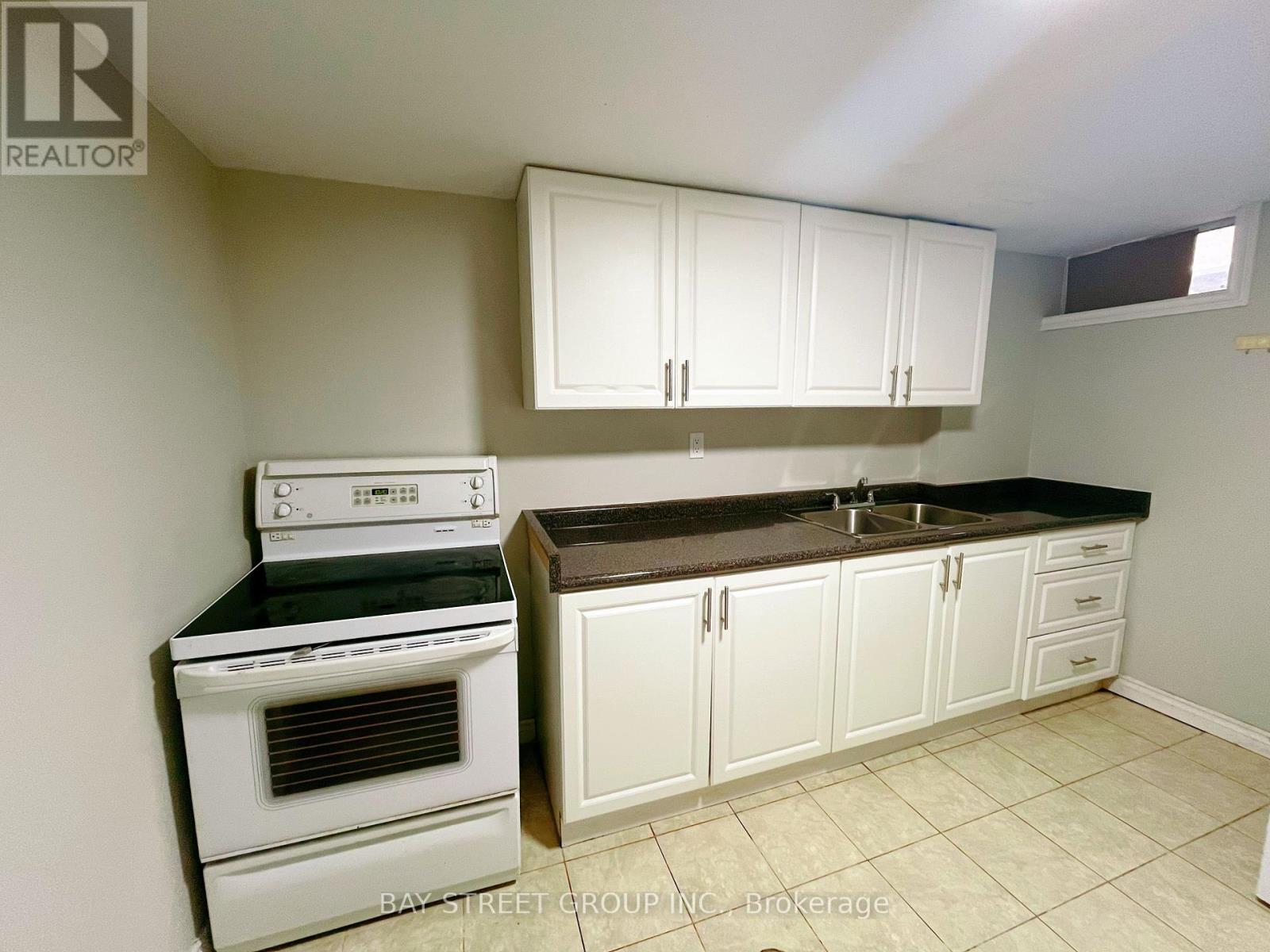 Lower - 106 St Davids Road, St. Catharines, Ontario  L2T 1P9 - Photo 12 - X13434020