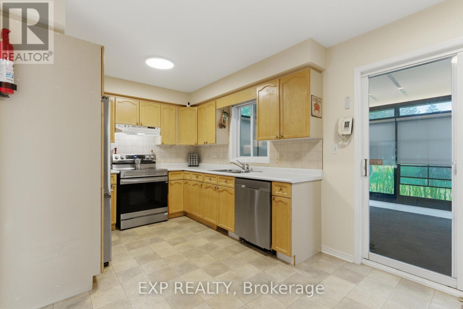 3722 Sussex Lane, Fort Erie, Ontario  L0S 1S0 - Photo 17 - X13435094
