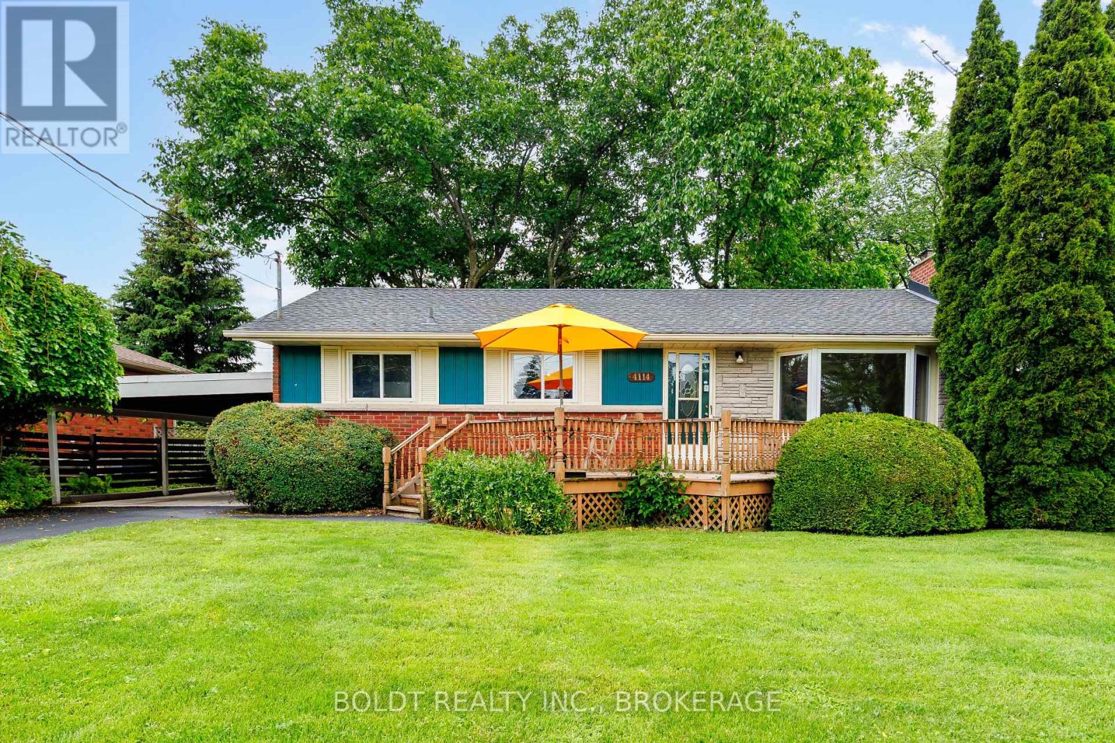 4114 Barry Drive, Lincoln, Ontario  L3J 0L3 - Photo 2 - X13436678
