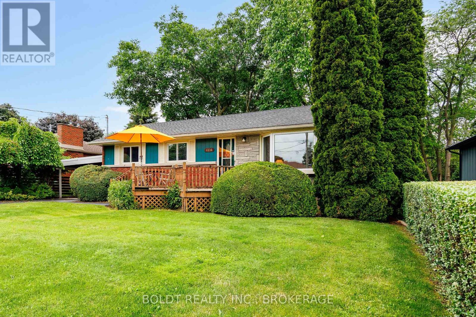 4114 Barry Drive, Lincoln, Ontario  L3J 0L3 - Photo 3 - X13436678