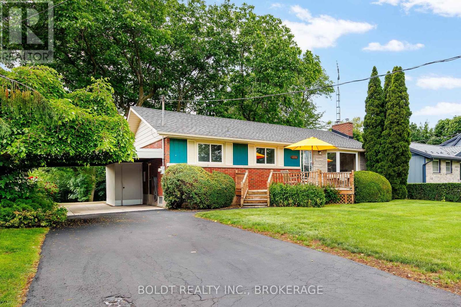 4114 Barry Drive, Lincoln, Ontario  L3J 0L3 - Photo 4 - X13436678