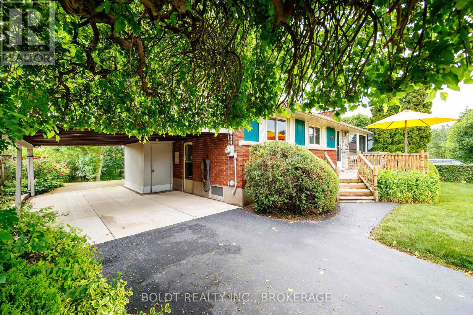 4114 Barry Drive, Lincoln, Ontario  L3J 0L3 - Photo 5 - X13436678