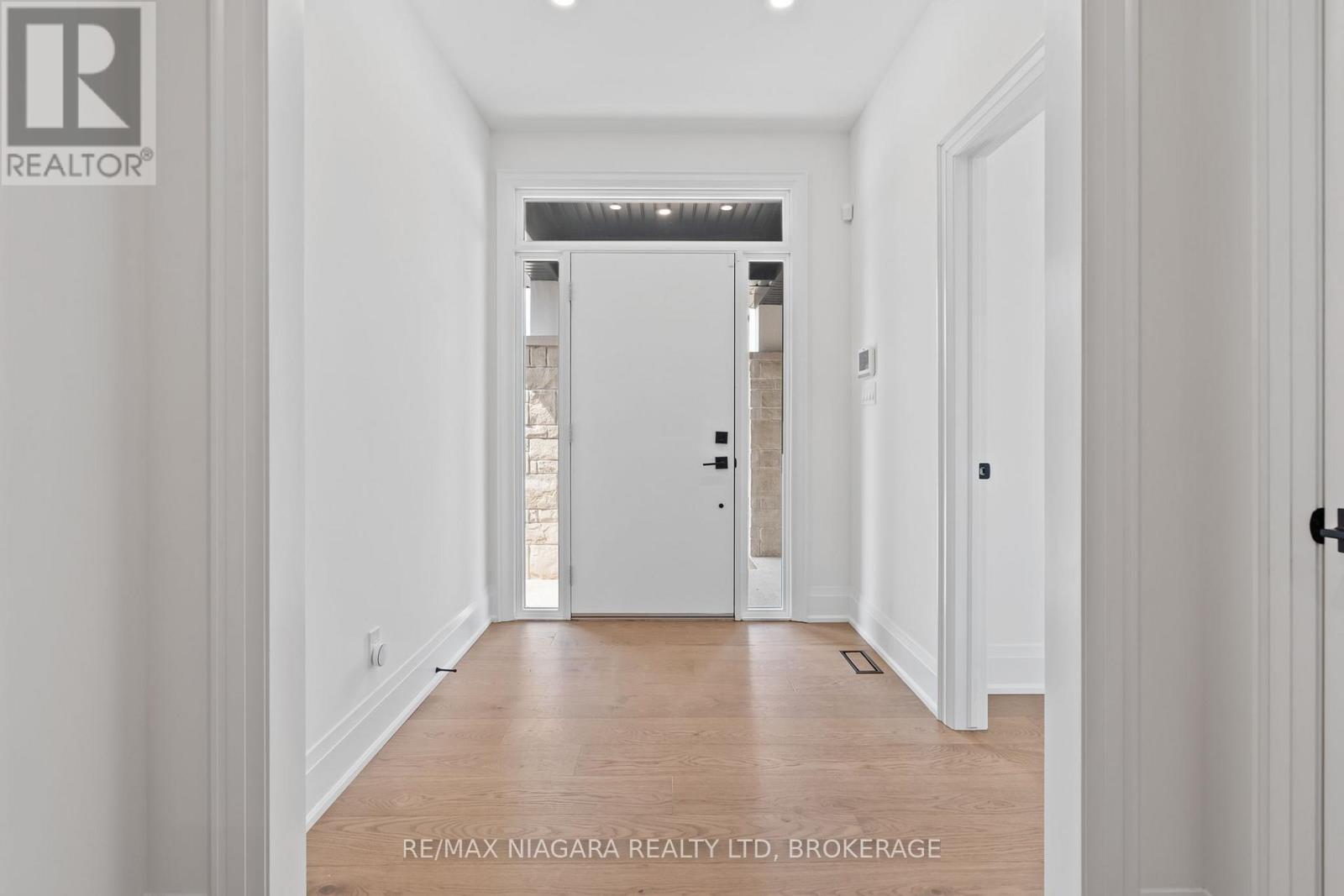 21 Accursi Crescent, Pelham, Ontario  L0S 1E4 - Photo 3 - X13436966