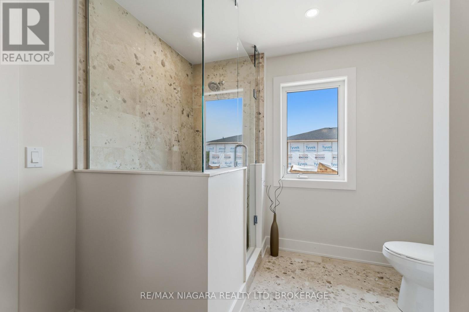 6124 Curlin Crescent, Niagara Falls, Ontario  L2H 3W8 - Photo 25 - X13437030