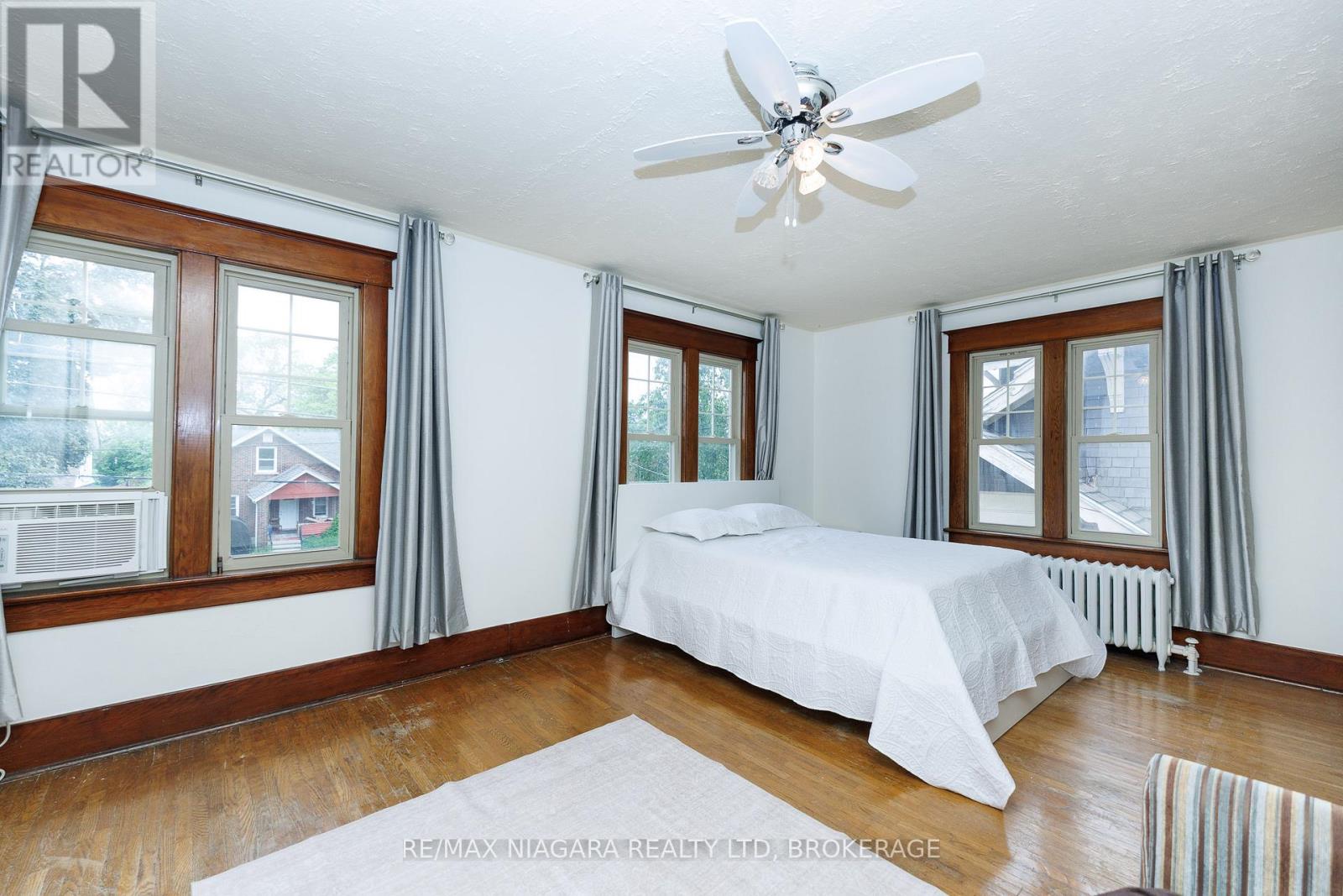 4864 Simcoe Street, Niagara Falls, Ontario  L2E 1V9 - Photo 11 - X13437832
