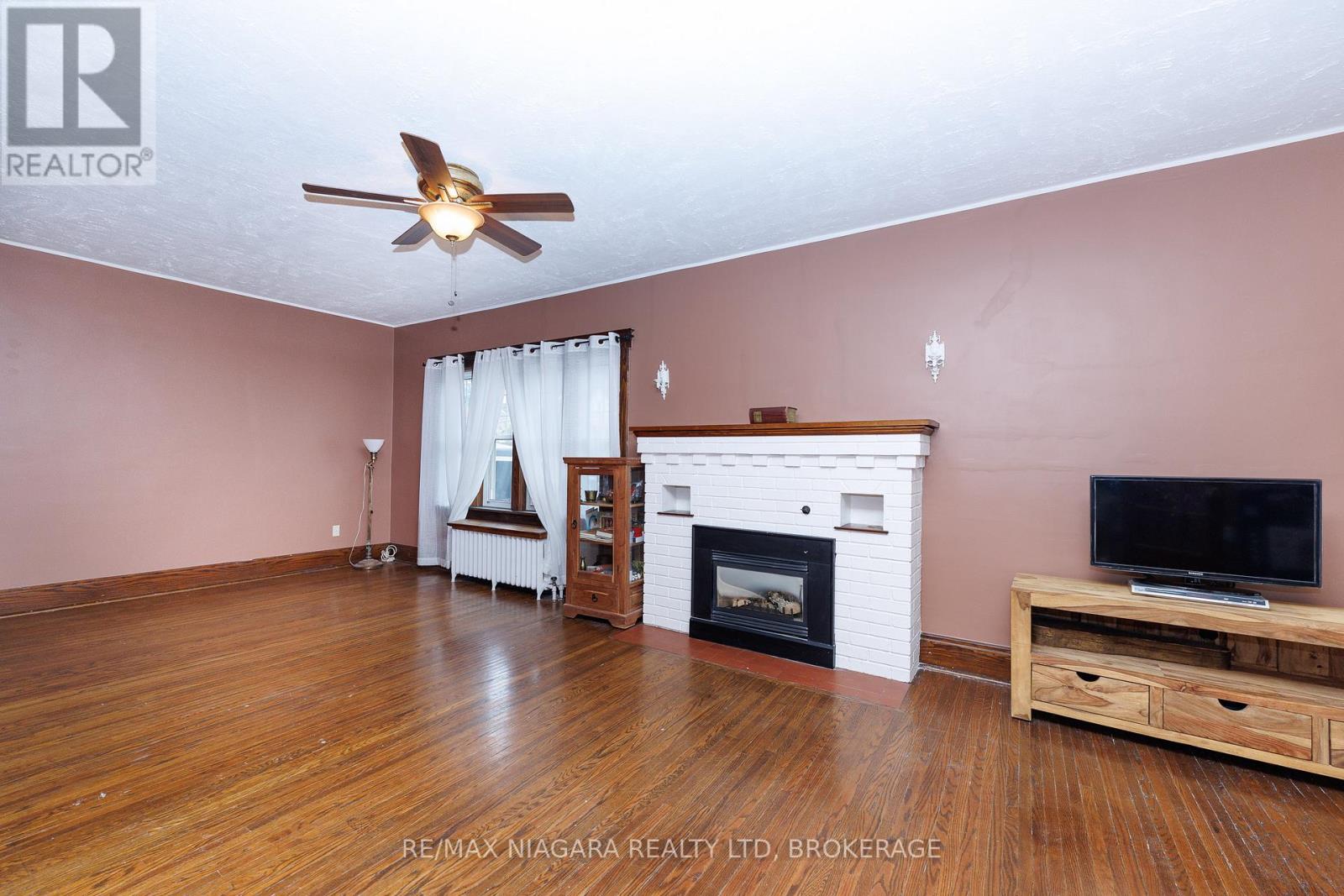 4864 Simcoe Street, Niagara Falls, Ontario  L2E 1V9 - Photo 3 - X13437832