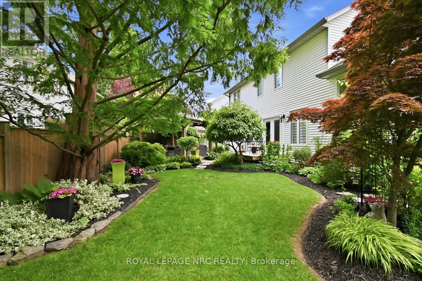 15 Brigantine Court, St. Catharines, Ontario  L2M 7V4 - Photo 2 - X13437946