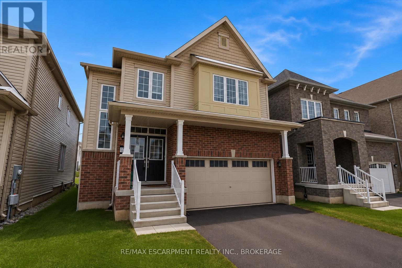 13 Steven Drive, Thorold, Ontario  L3B 0G7 - Photo 3 - X13439294