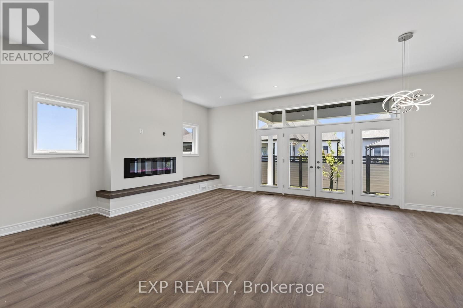 8 Butternut Crescent, Fort Erie, Ontario  L0S 1N0 - Photo 5 - X13440214
