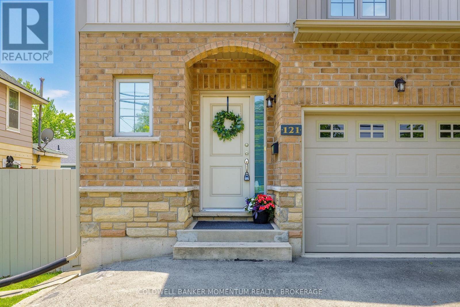 121 Albert Street, Fort Erie, Ontario  L2A 5L3 - Photo 3 - X13440638