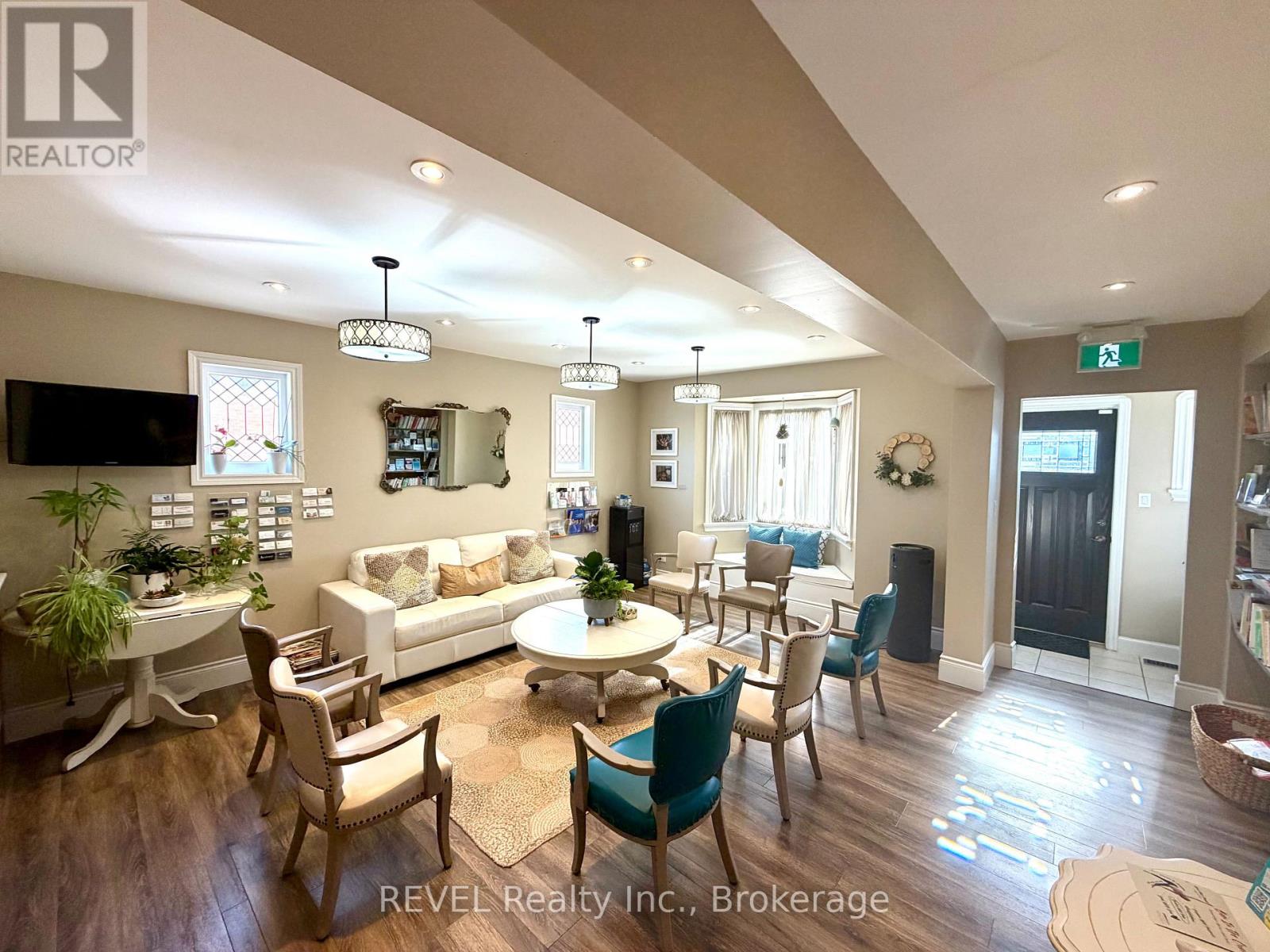 5637 Main Street, Niagara Falls, Ontario  L2G 5Z3 - Photo 13 - X13441356