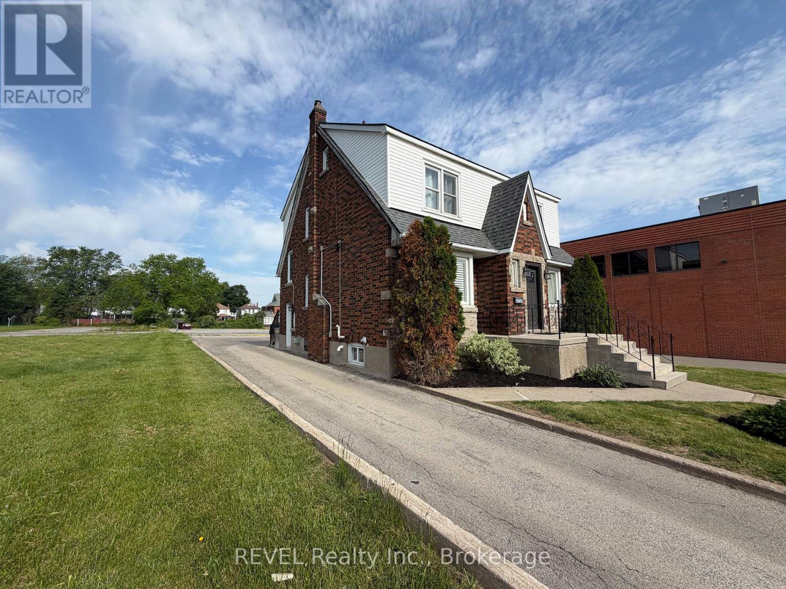 5637 Main Street, Niagara Falls, Ontario  L2G 5Z3 - Photo 9 - X13441356