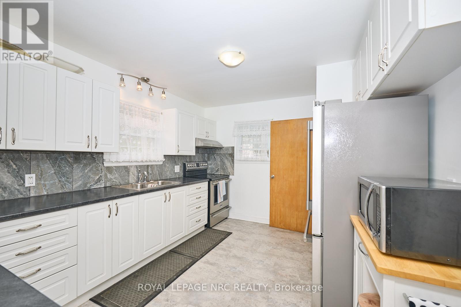 1 Thorndale Avenue, St. Catharines, Ontario  L2R 6A2 - Photo 10 - X13442250