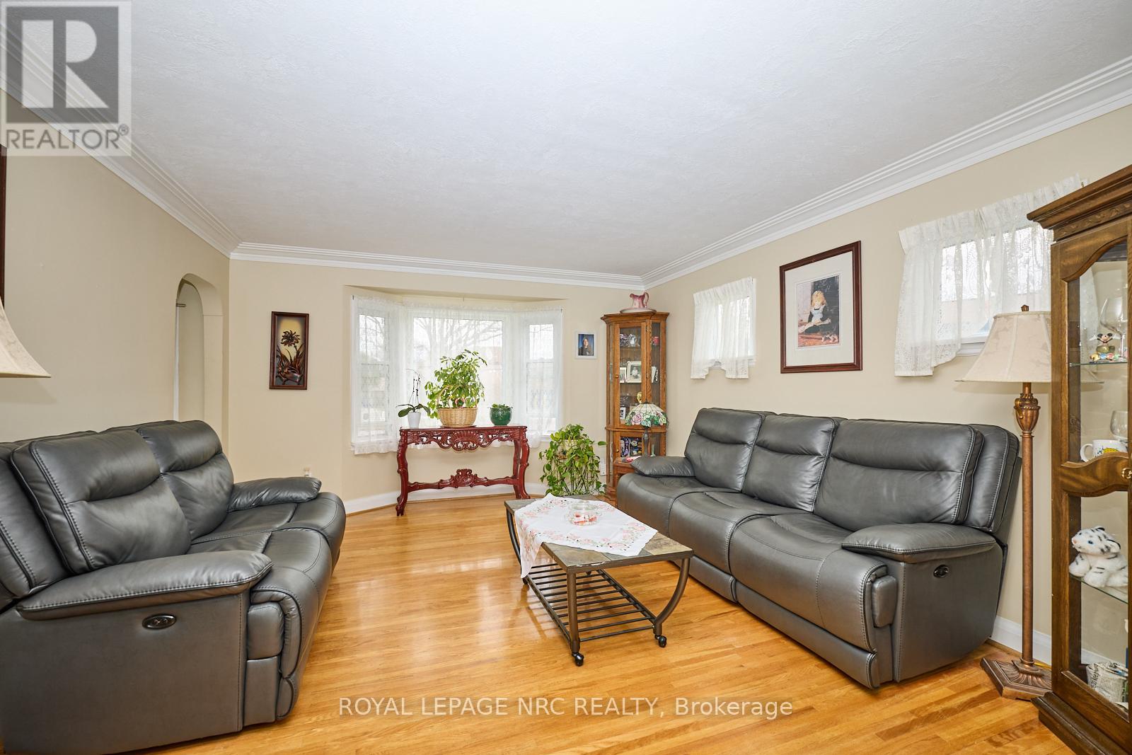 1 Thorndale Avenue, St. Catharines, Ontario  L2R 6A2 - Photo 5 - X13442250