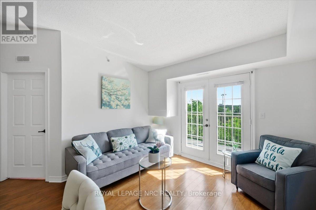 409 - 1450 Bishops Gate, Oakville, Ontario  L6M 4N1 - Photo 4 - W13442968
