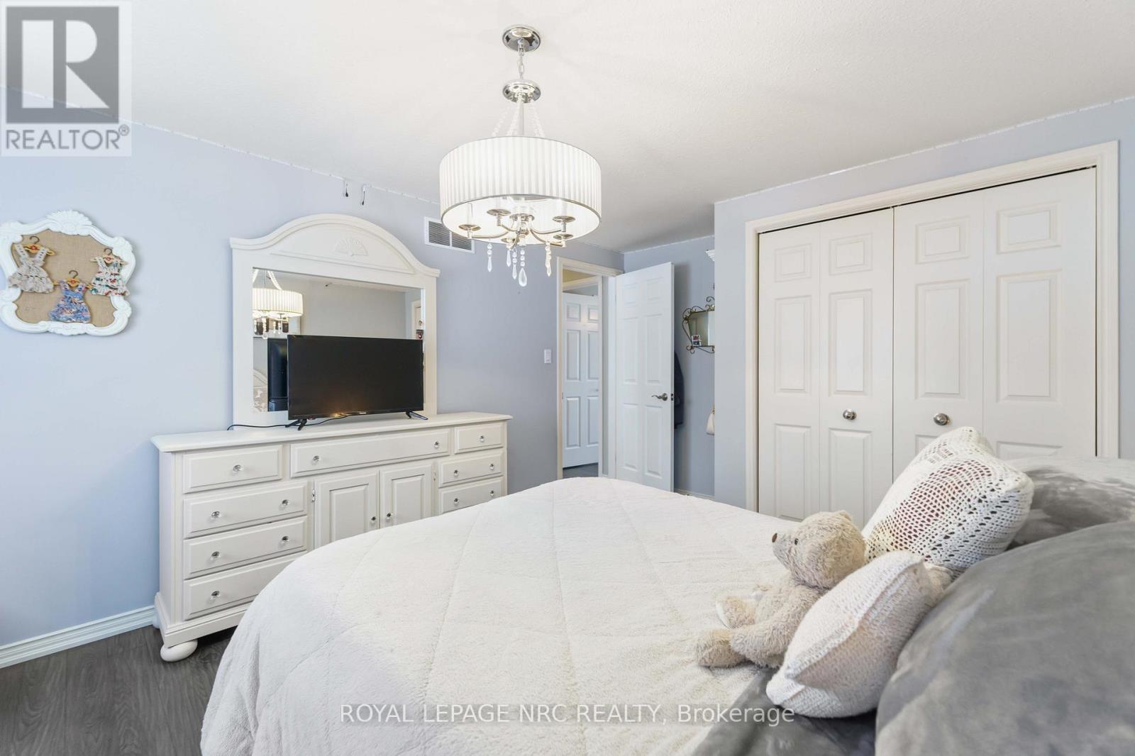 9 Woodgarden Court, St. Catharines, Ontario  L2M 7C9 - Photo 19 - X13443316