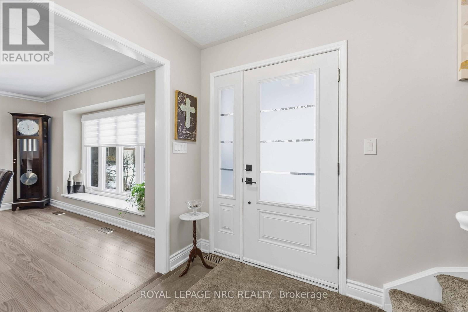9 Woodgarden Court, St. Catharines, Ontario  L2M 7C9 - Photo 3 - X13443316