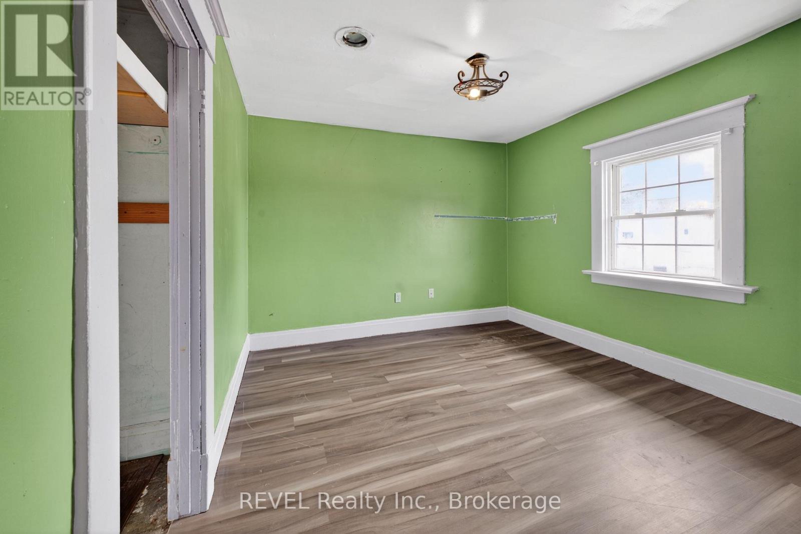 64 Division Street, St. Catharines, Ontario  L2R 3G6 - Photo 10 - X13443346