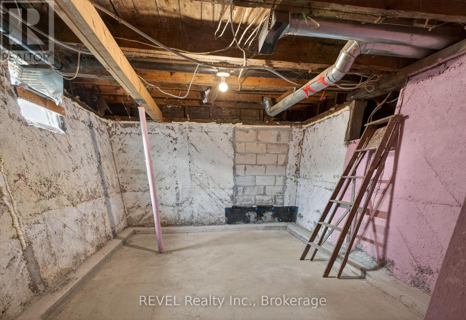64 Division Street, St. Catharines, Ontario  L2R 3G6 - Photo 15 - X13443346