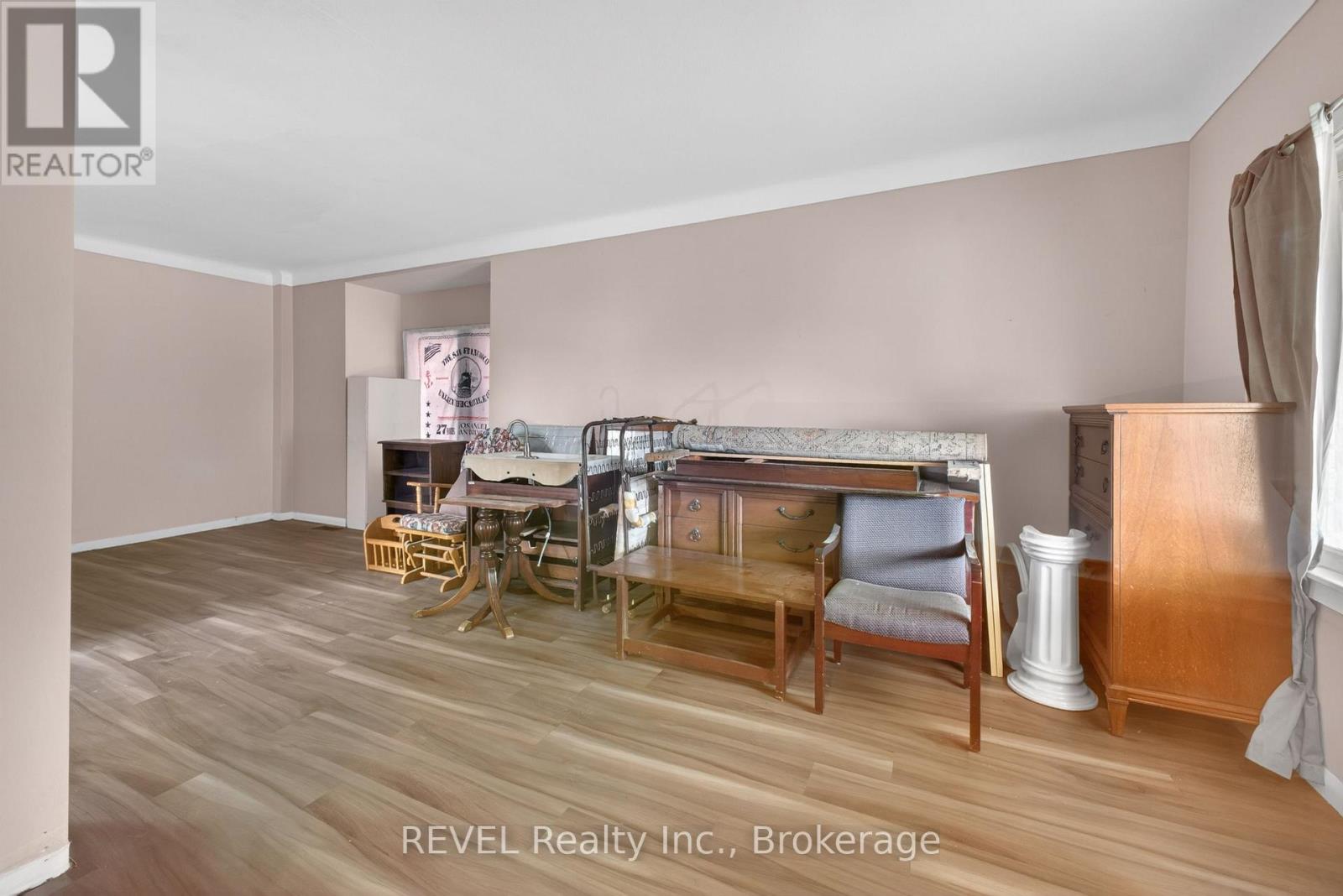 64 Division Street, St. Catharines, Ontario  L2R 3G6 - Photo 4 - X13443346