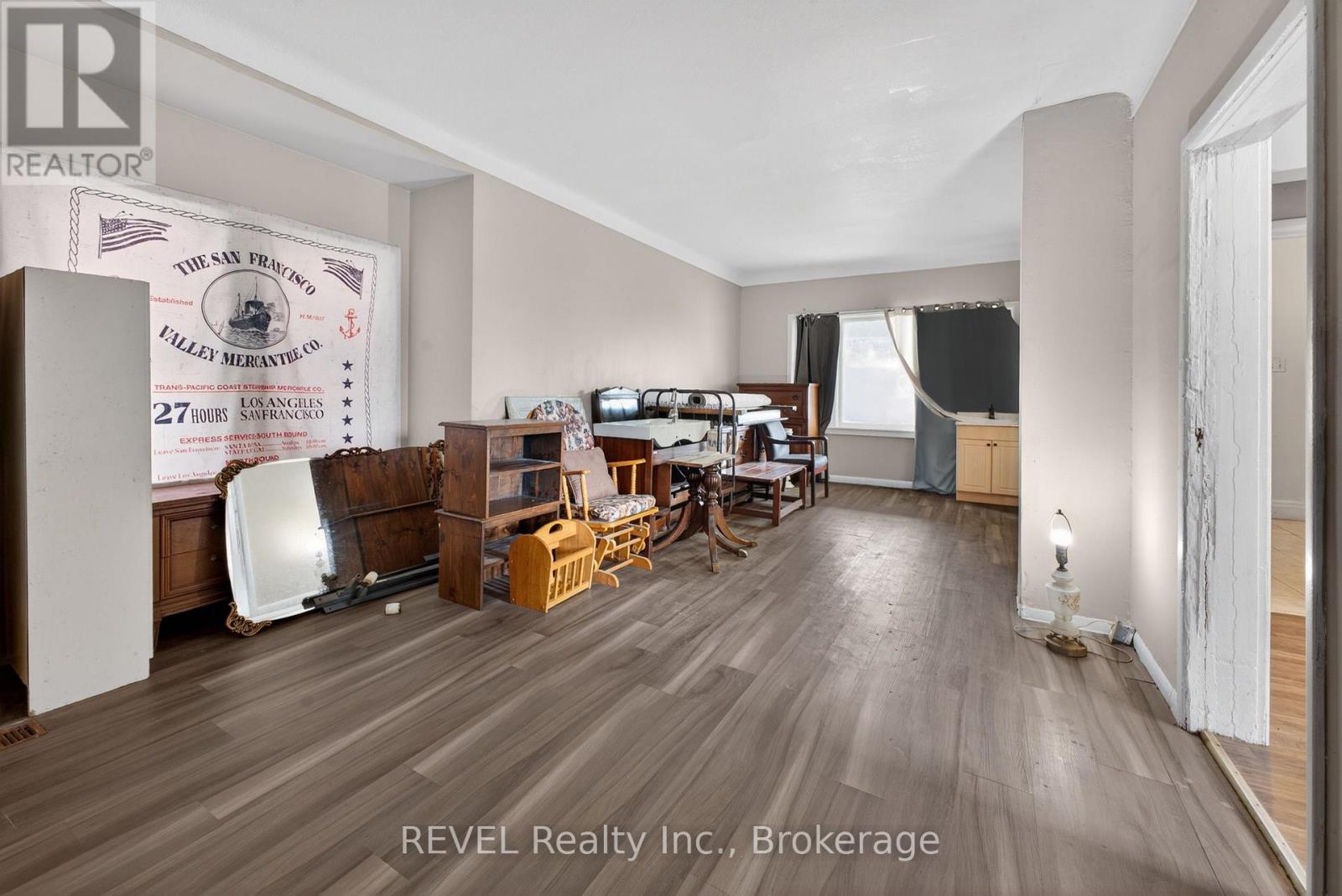 64 Division Street, St. Catharines, Ontario  L2R 3G6 - Photo 6 - X13443346