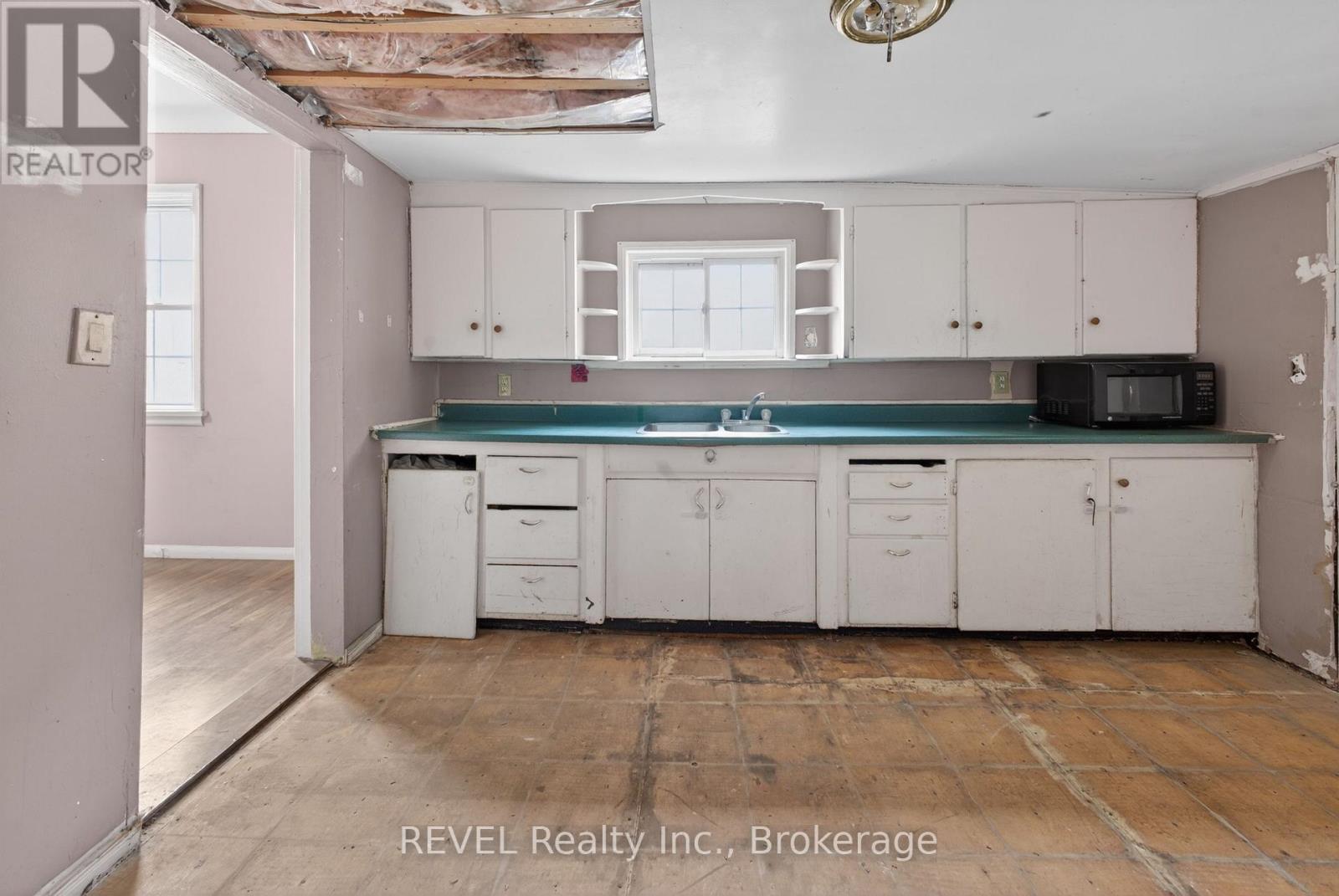 64 Division Street, St. Catharines, Ontario  L2R 3G6 - Photo 8 - X13443346