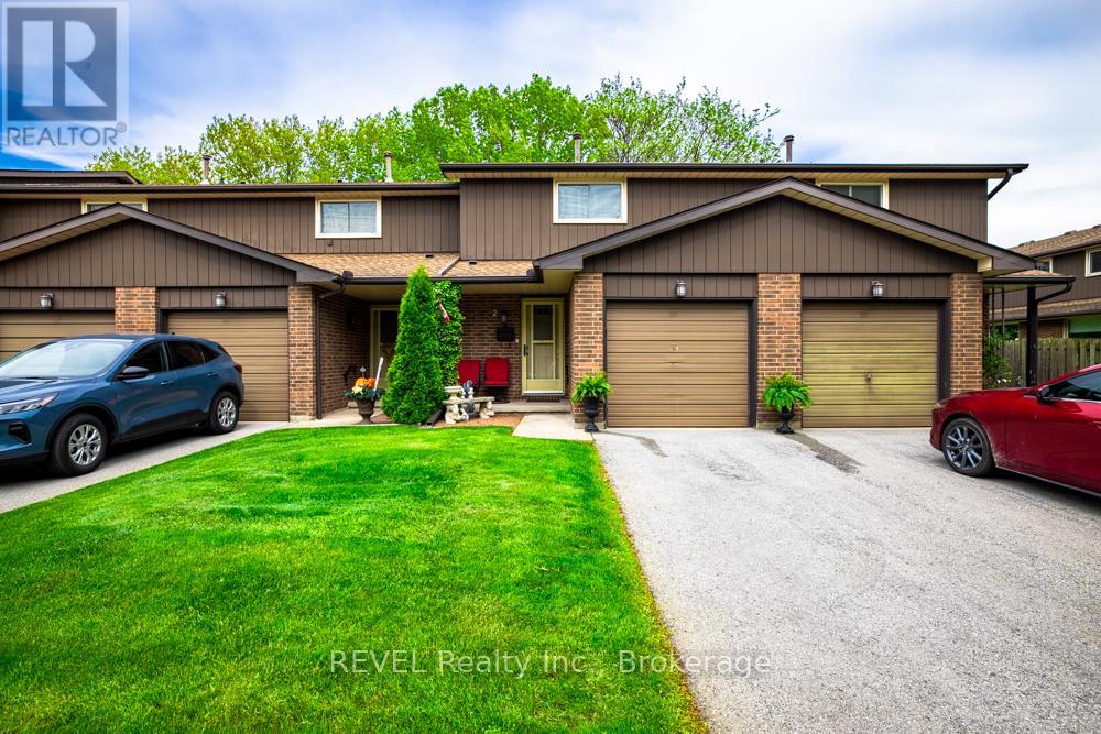 2 - 64 Forster Street, St. Catharines, Ontario  L2N 6T5 - Photo 2 - X13444586