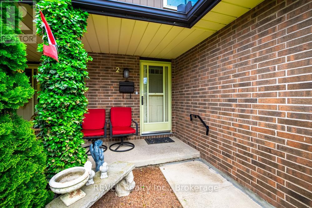 2 - 64 Forster Street, St. Catharines, Ontario  L2N 6T5 - Photo 3 - X13444586