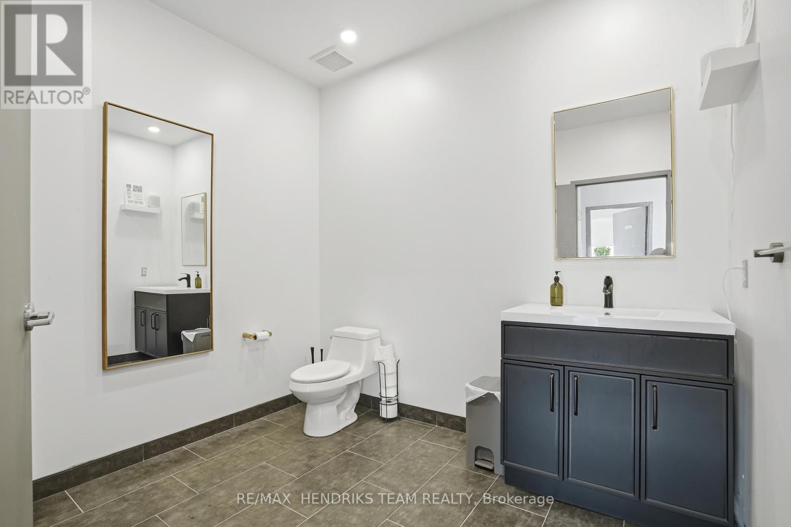 1387 Fourth Avenue, St. Catharines, Ontario  L2R 6P9 - Photo 21 - X13447082