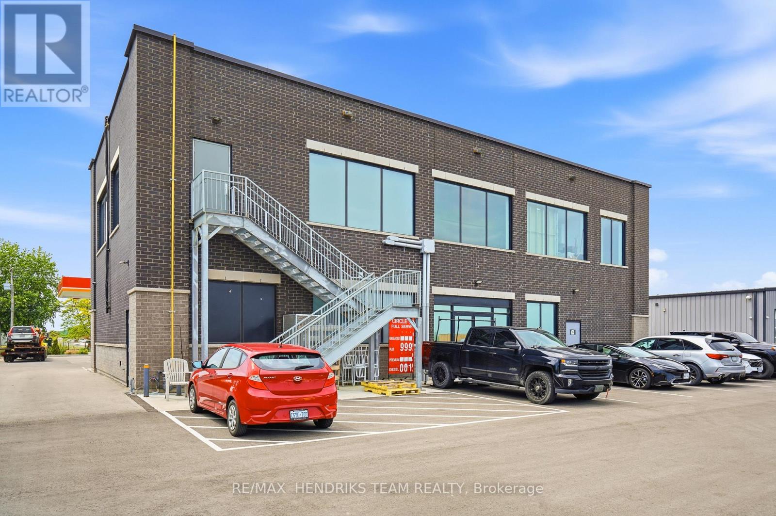 1387 Fourth Avenue, St. Catharines, Ontario  L2R 6P9 - Photo 4 - X13447082