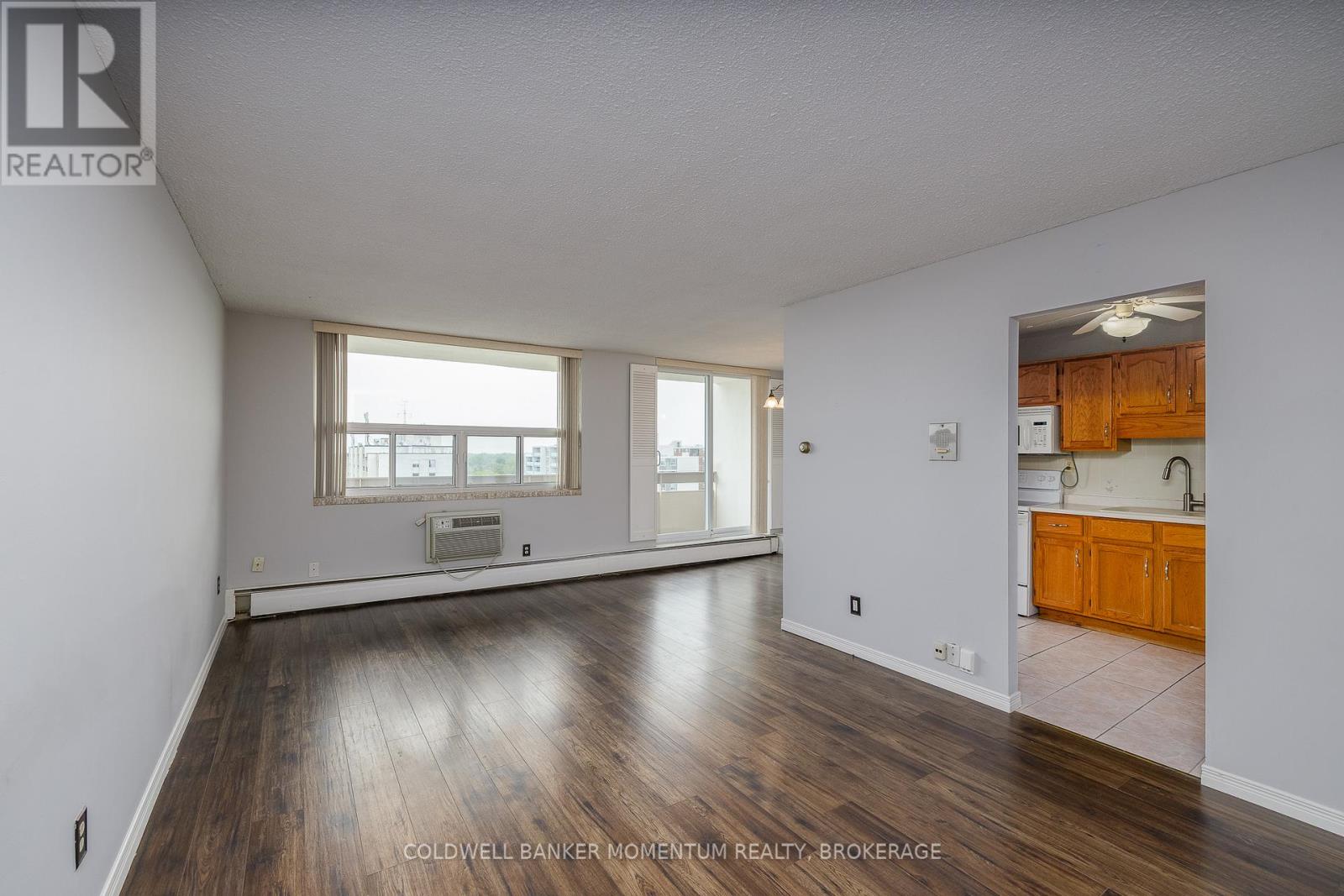 1002 - 365 Geneva Street, St. Catharines, Ontario  L2N 5S7 - Photo 3 - X13448292