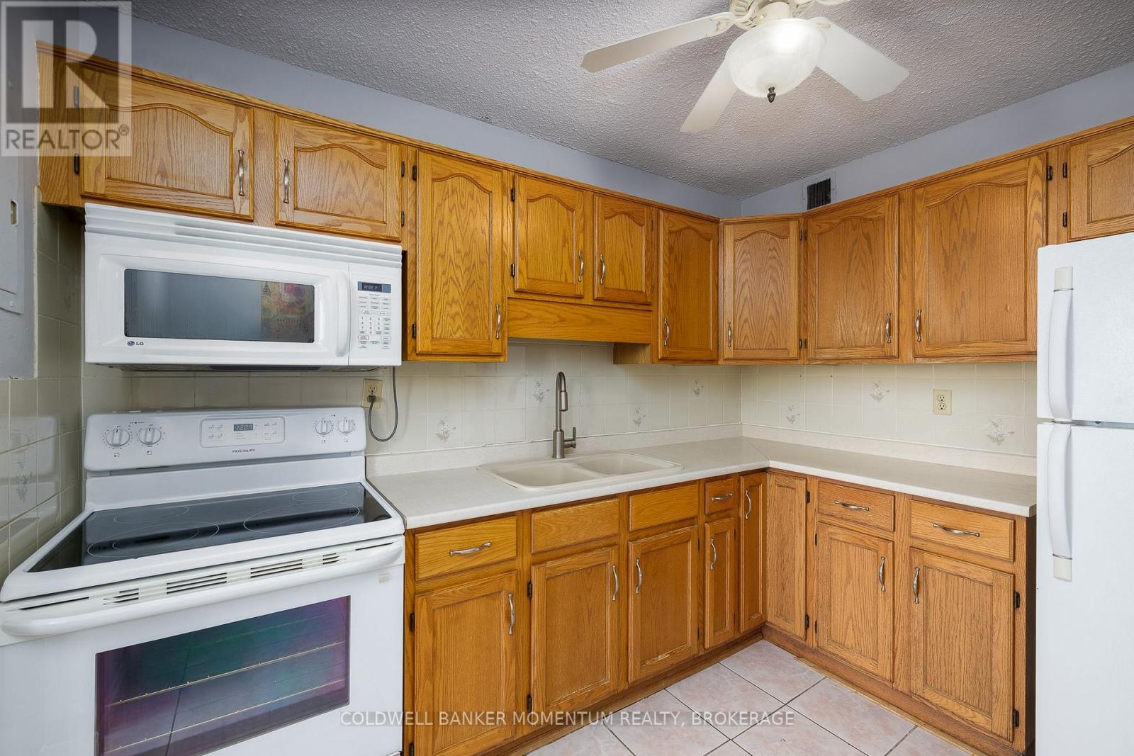 1002 - 365 Geneva Street, St. Catharines, Ontario  L2N 5S7 - Photo 8 - X13448292