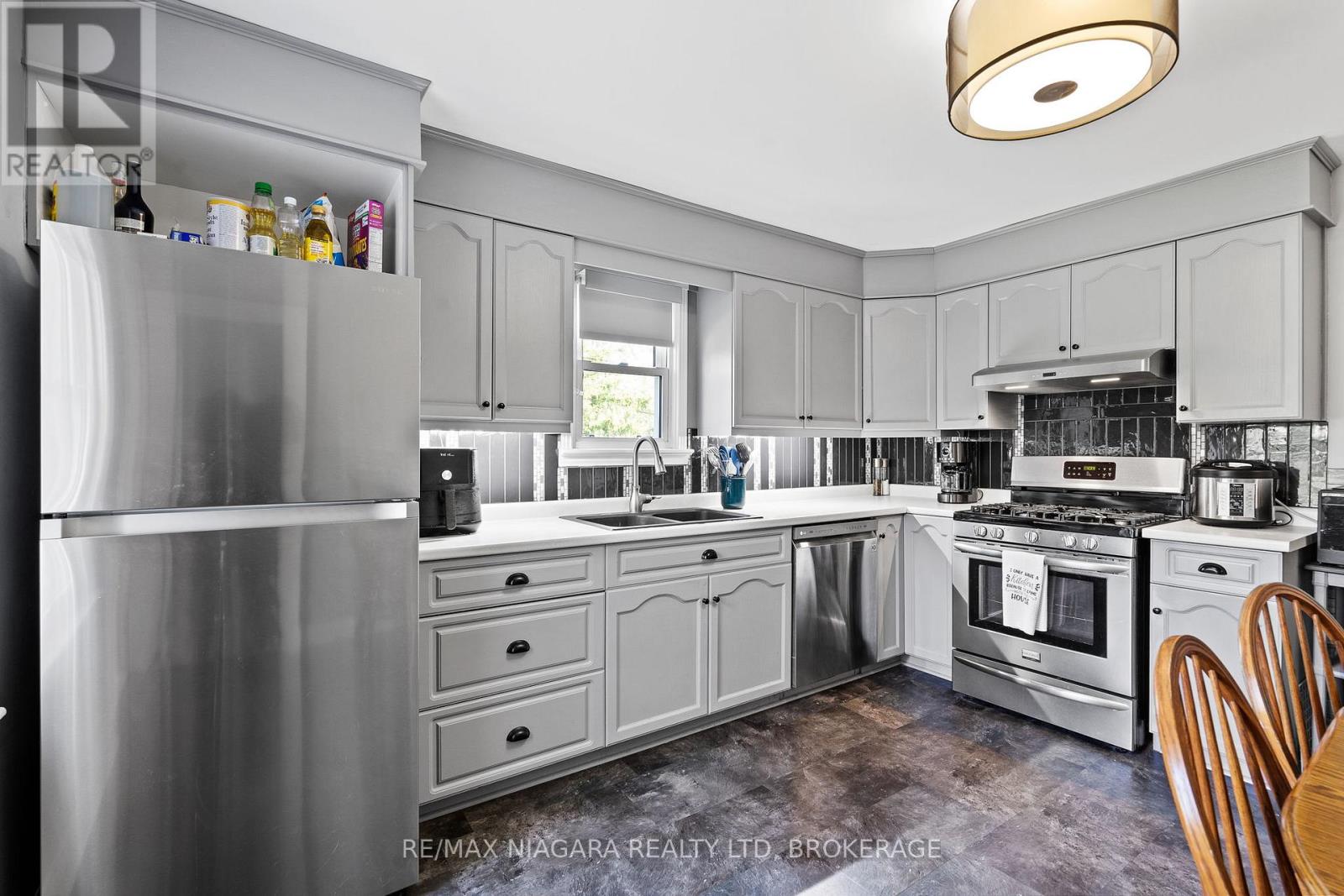 809 Broadway Avenue, Welland, Ontario  L3C 5M9 - Photo 11 - X13448678