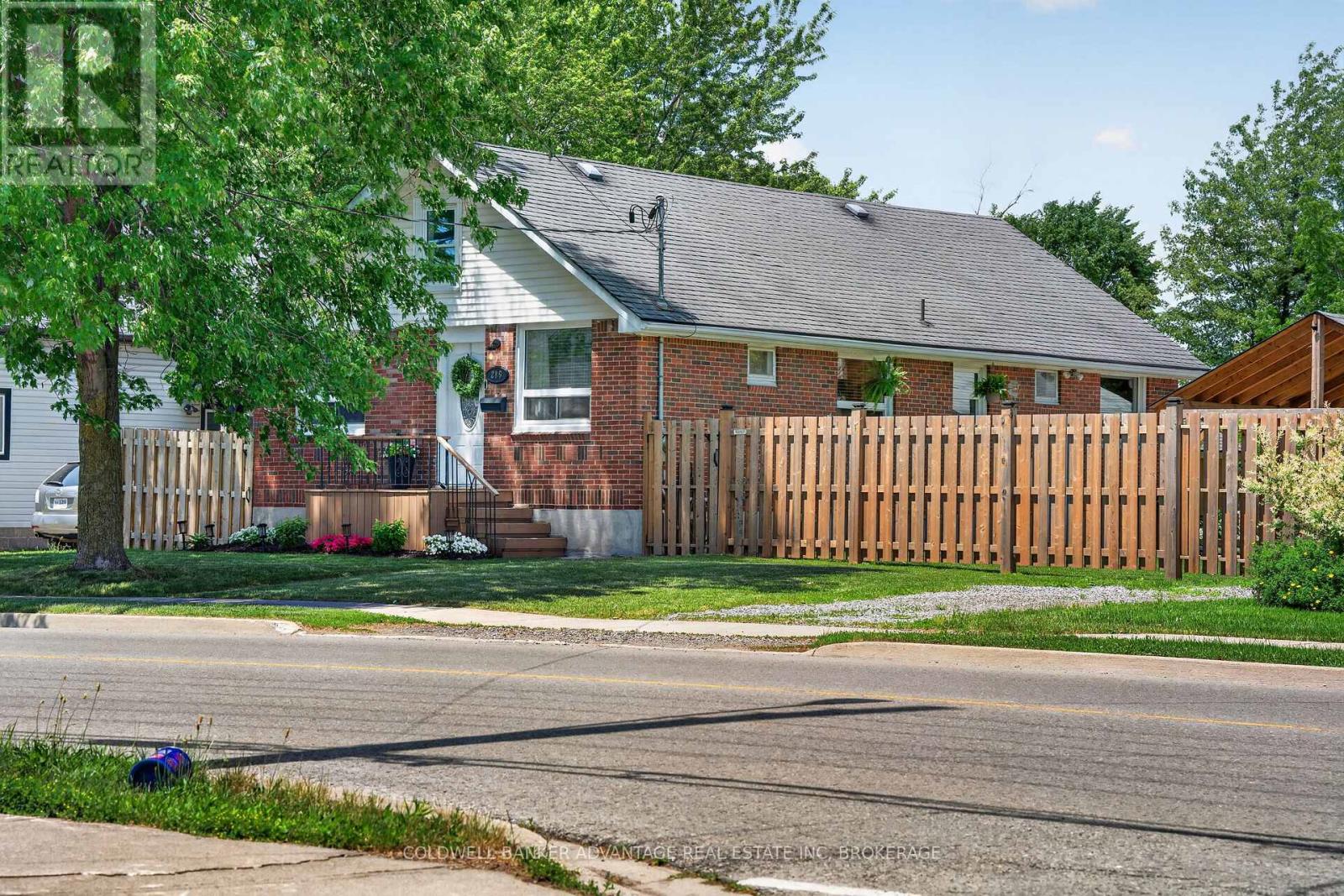 286 Gilmore Road E, Fort Erie, Ontario  L2A 2M8 - Photo 2 - X13449016