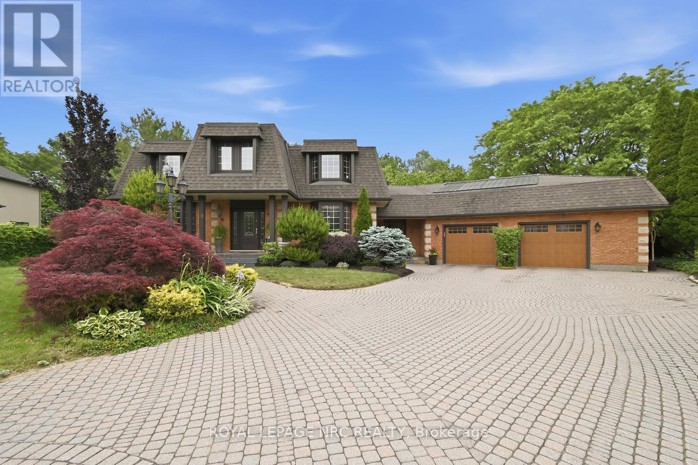 28 BARBICAN TRAIL, St. Catharines, Ontario
