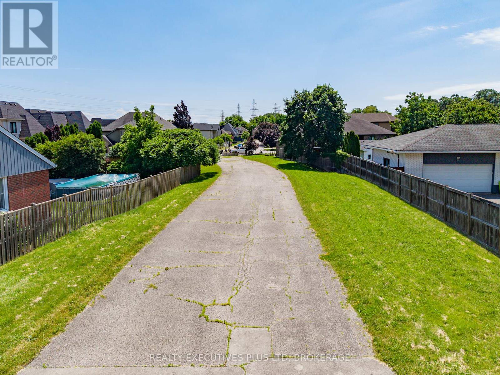 2441 Colangelo Drive, Niagara Falls, Ontario  L2J 0A1 - Photo 3 - X13449402