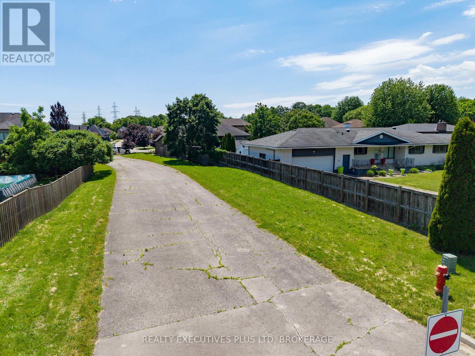 2441 Colangelo Drive, Niagara Falls, Ontario  L2J 0A1 - Photo 4 - X13449402