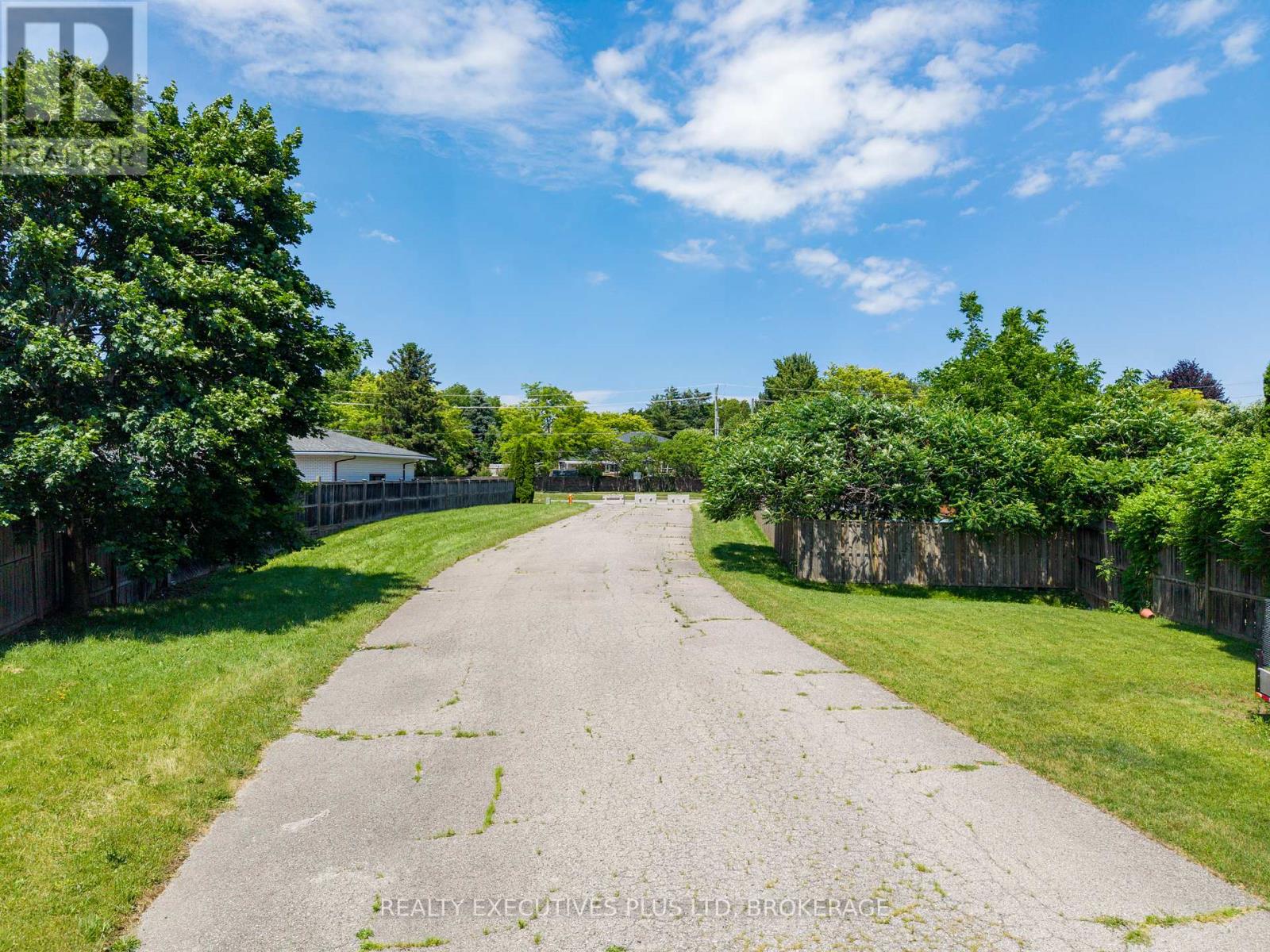 2441 Colangelo Drive, Niagara Falls, Ontario  L2J 0A1 - Photo 8 - X13449402