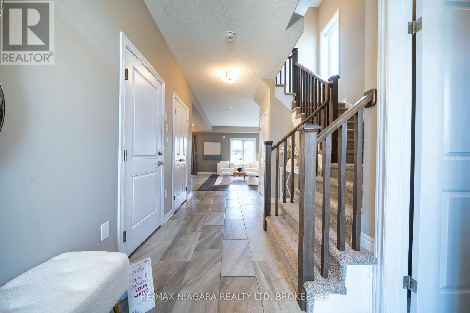 9385 Eagle Ridge Drive, Niagara Falls, Ontario  L2H 0G3 - Photo 4 - X13450666