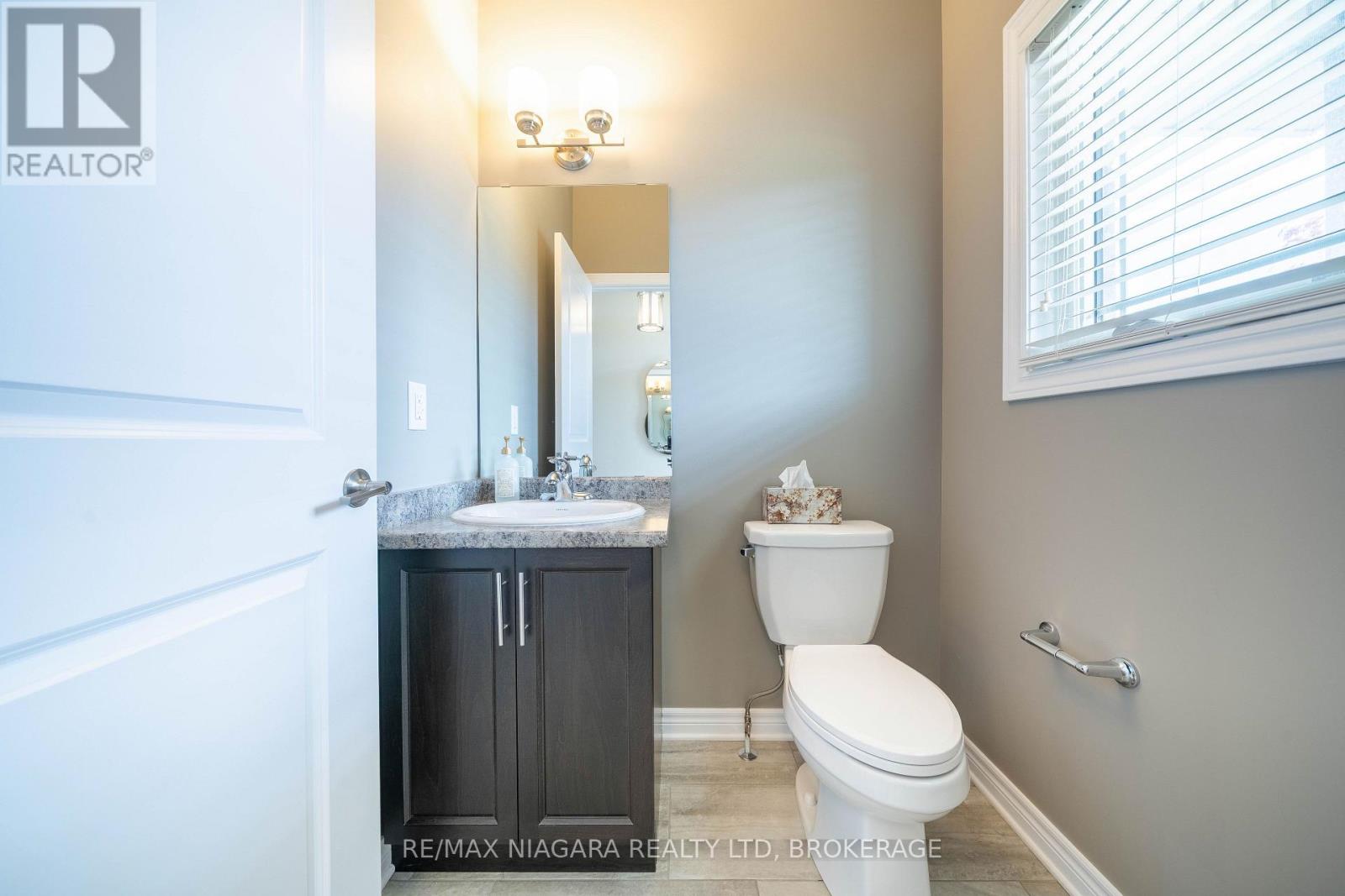 9385 Eagle Ridge Drive, Niagara Falls, Ontario  L2H 0G3 - Photo 7 - X13450666