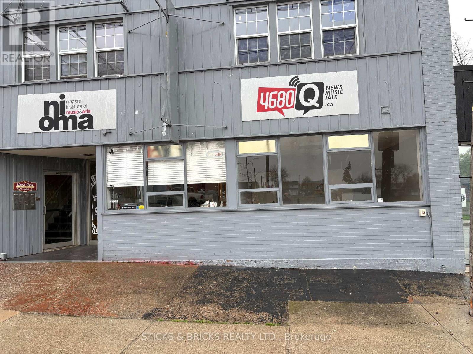 4609 CRYSLER AVENUE, Niagara Falls, Ontario