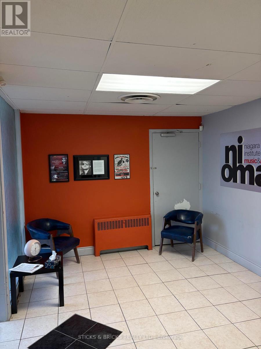 4609 Crysler Avenue, Niagara Falls, Ontario  L2E 3V6 - Photo 12 - X13451622