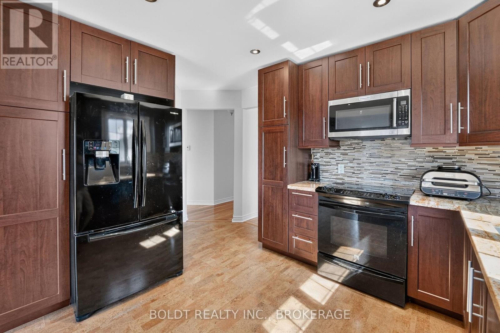 6 Cedar Court, St. Catharines, Ontario  L2S 3V1 - Photo 8 - X13451962