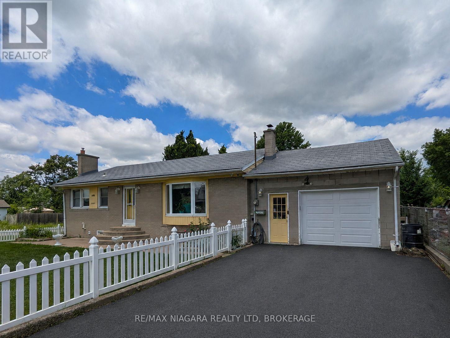 2882 Westbrook Avenue, Fort Erie, Ontario  L0S 1S0 - Photo 2 - X13452714