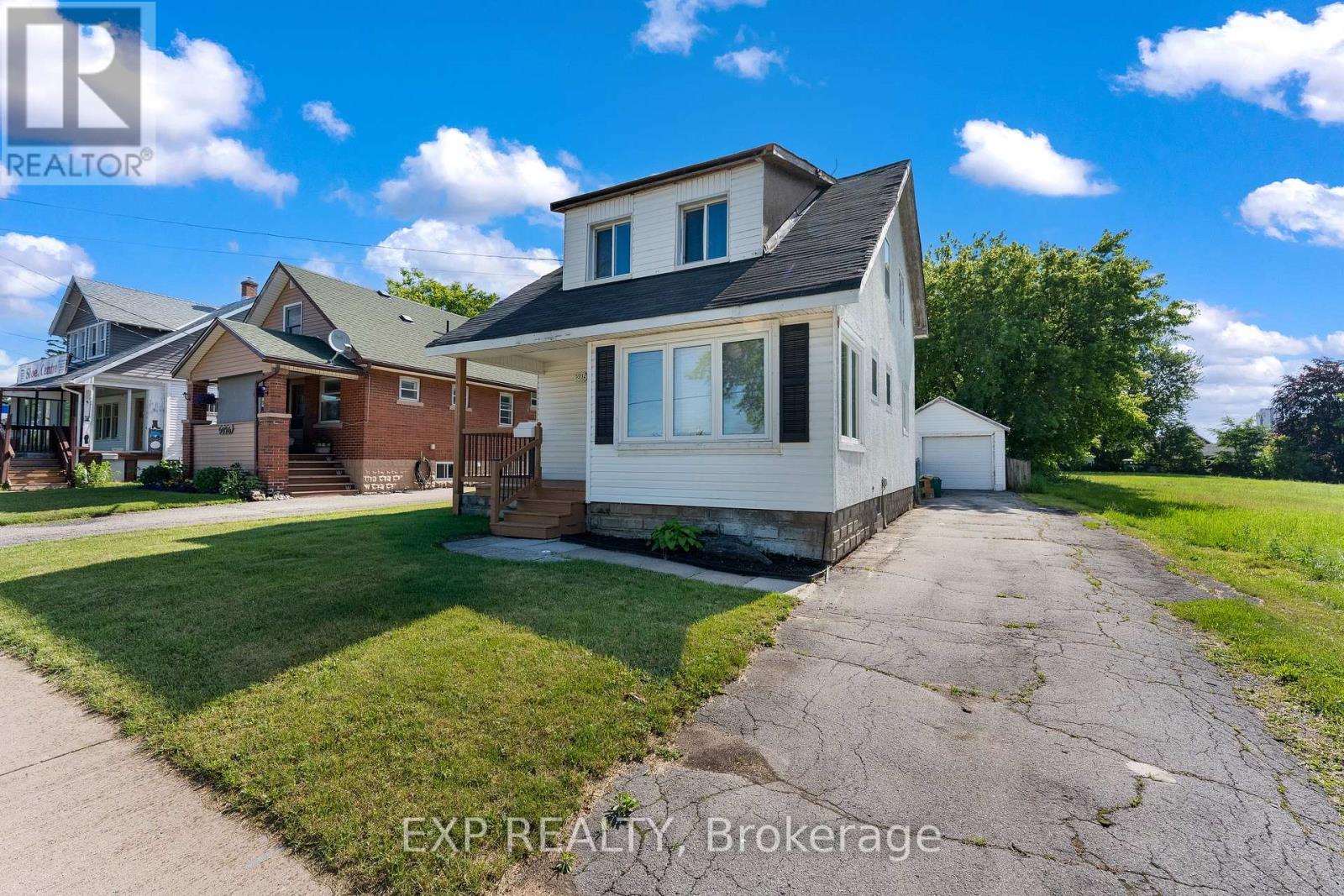5932 Carlton Avenue, Niagara Falls, Ontario  L2G 5J5 - Photo 2 - X13452826