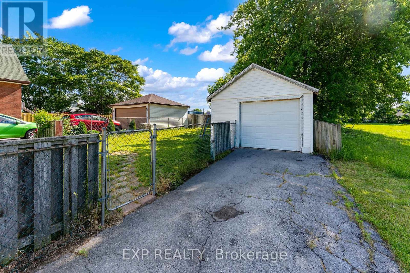 5932 Carlton Avenue, Niagara Falls, Ontario  L2G 5J5 - Photo 3 - X13452826